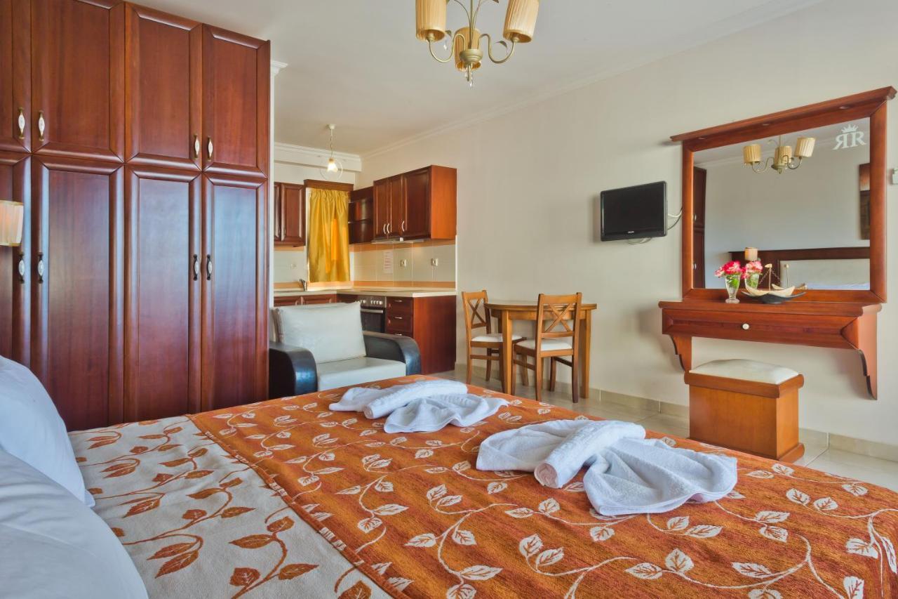 ארקסה Royal Beach Hotel מראה חיצוני תמונה